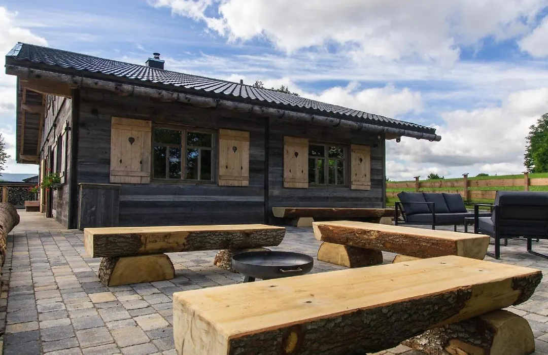 Chalet Am Oelberg Mit Badefass Und Altholzsauna-1