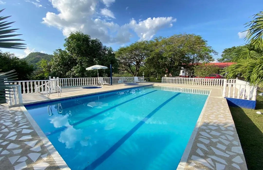 Finca Villa Sofia Campestre Con Piscina-1