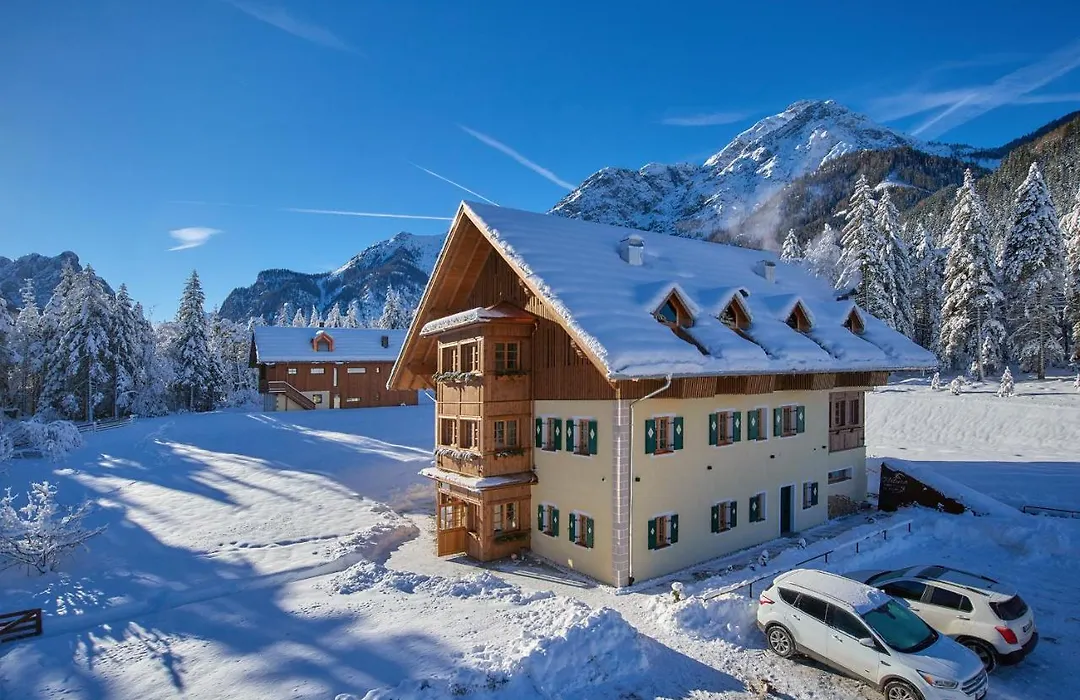 Natura Boutique Chalet Wellness Spa-1