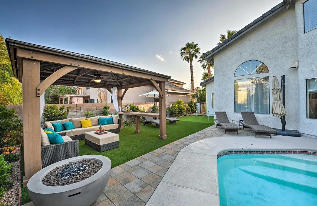 Top-Notch Las Vegas Oasis W/ Games, Golf & More!-1