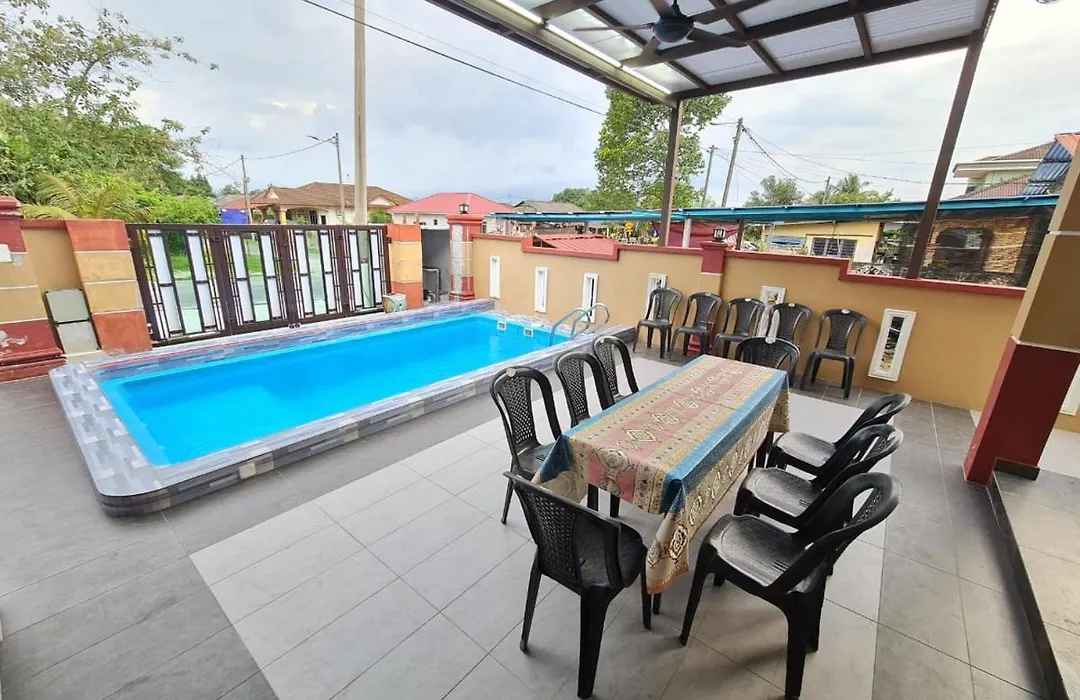 Homestay Epoh Manjoi With Private Pool And Jacuzzi-1