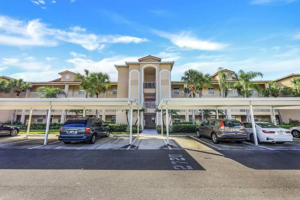 Beautiful 2 Bedroom Condo W/ Golf Membership Included-1