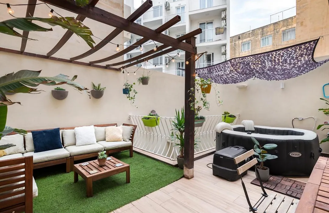 Pearl Pad - Stylish Seaside Duplex Apartment With Hot Tub - Sliema-1
