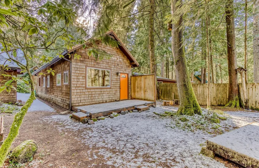 Cedar Cabin-1