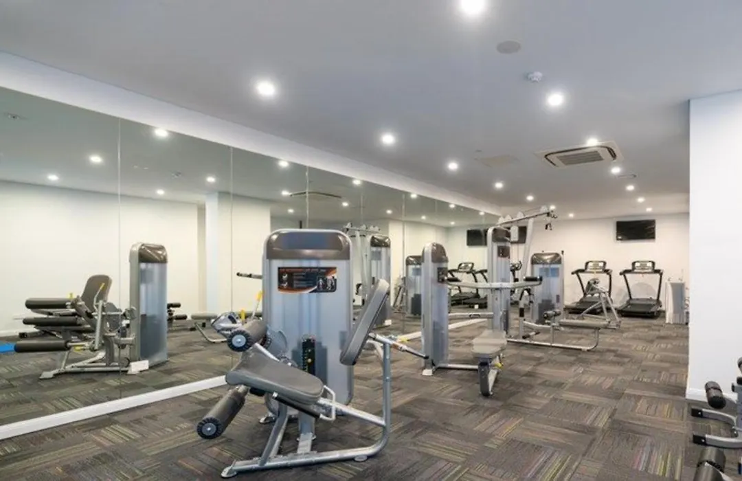 Comfort Living - 3 Bedroom Sleeps 6 , Parking, Pool, Other Amenities - Near Showgrounds, No Parties-1