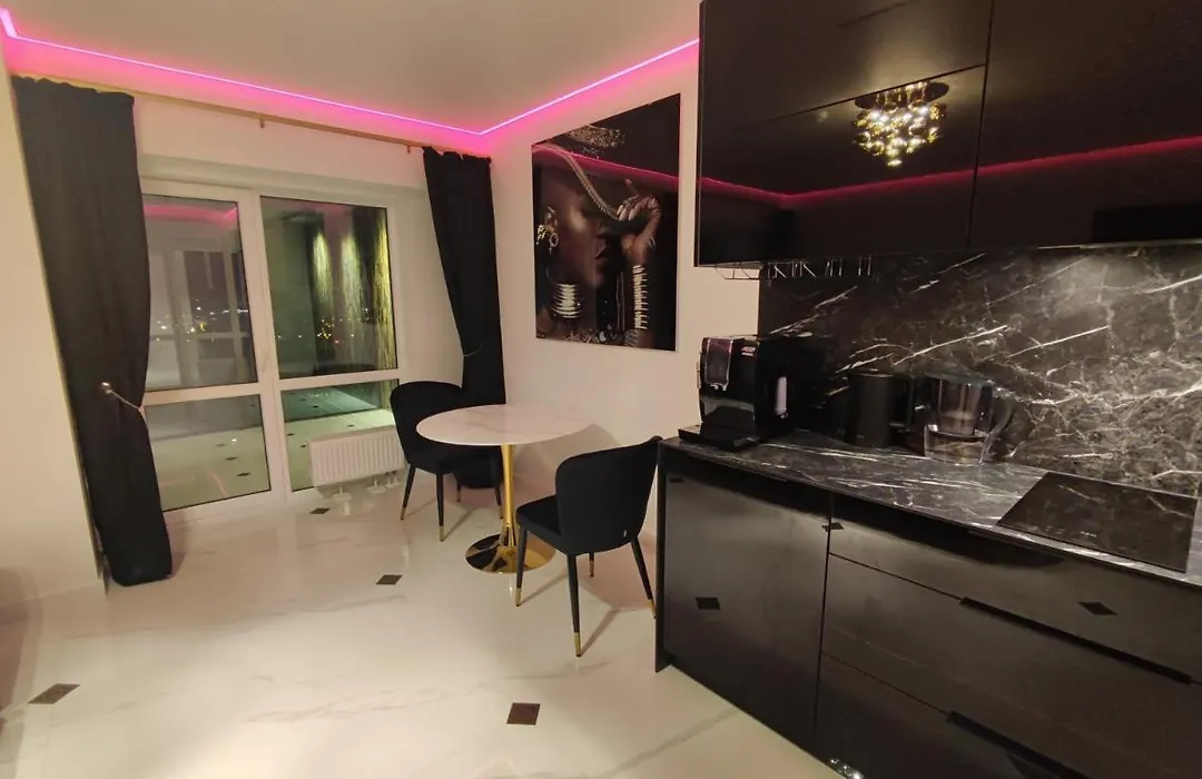Premium Sky Jacuzzi Apartment-1