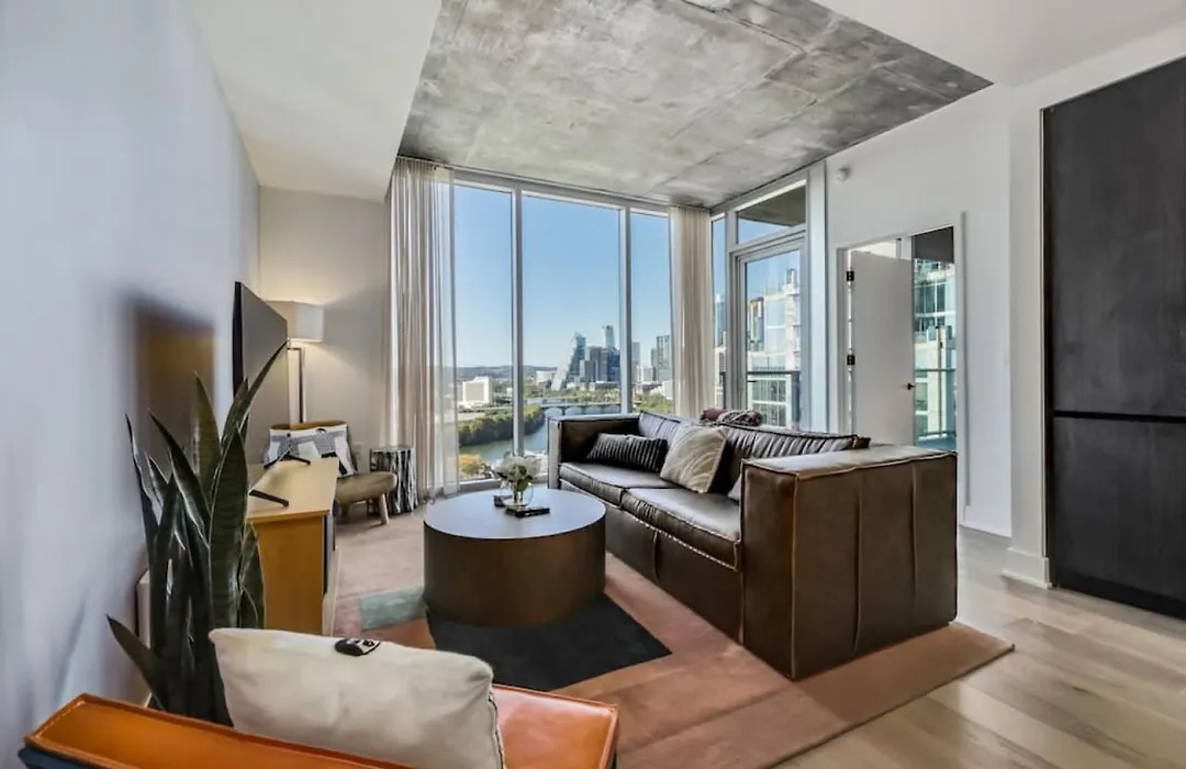 21St Fl 2Bd Condo-Rainey St-Best Views-1