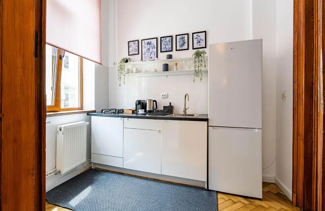 2Br Blue Cloud In The Centre-1