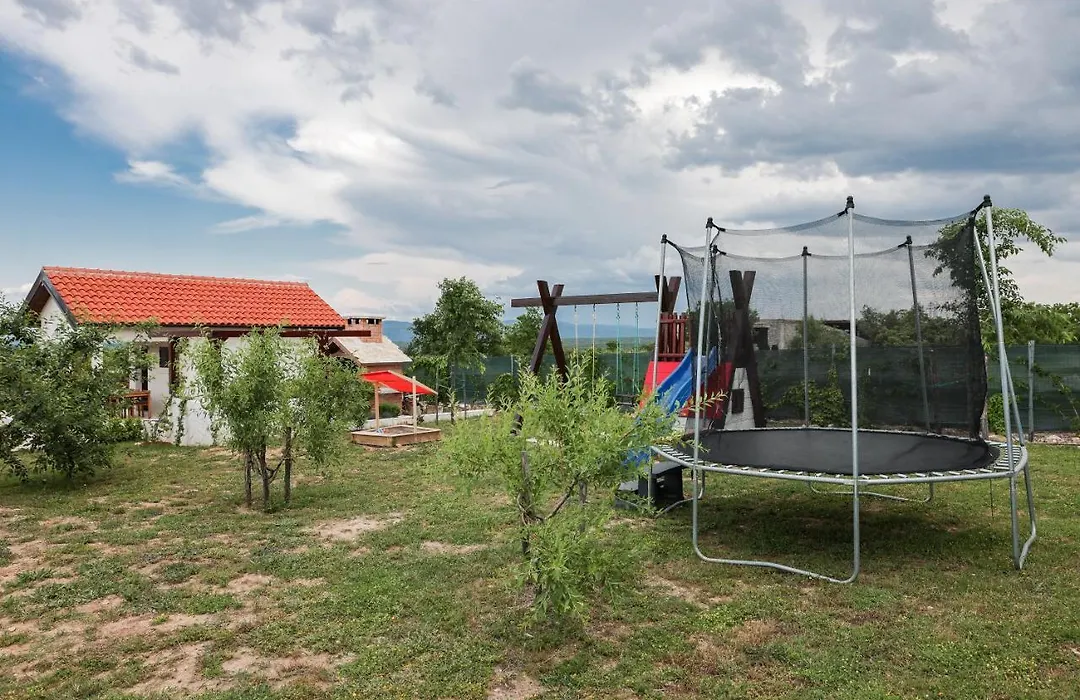Villa Ena With Pool & Jacuzzi-1