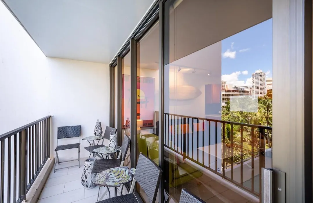 Deluxe Garden View Waikiki Banyan, Free Parking-1