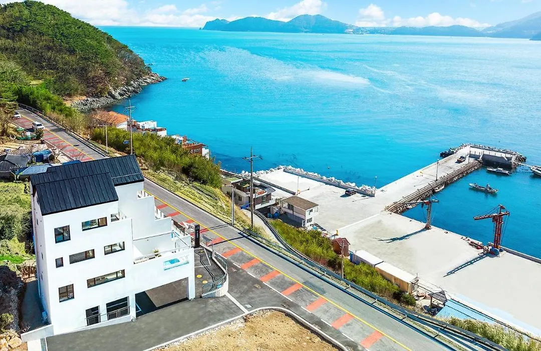 Geoje Le Soleil Pool Villa Pension-1