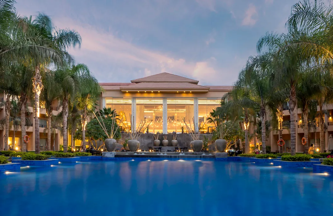 Dusit Thani Lakeview Cairo-1