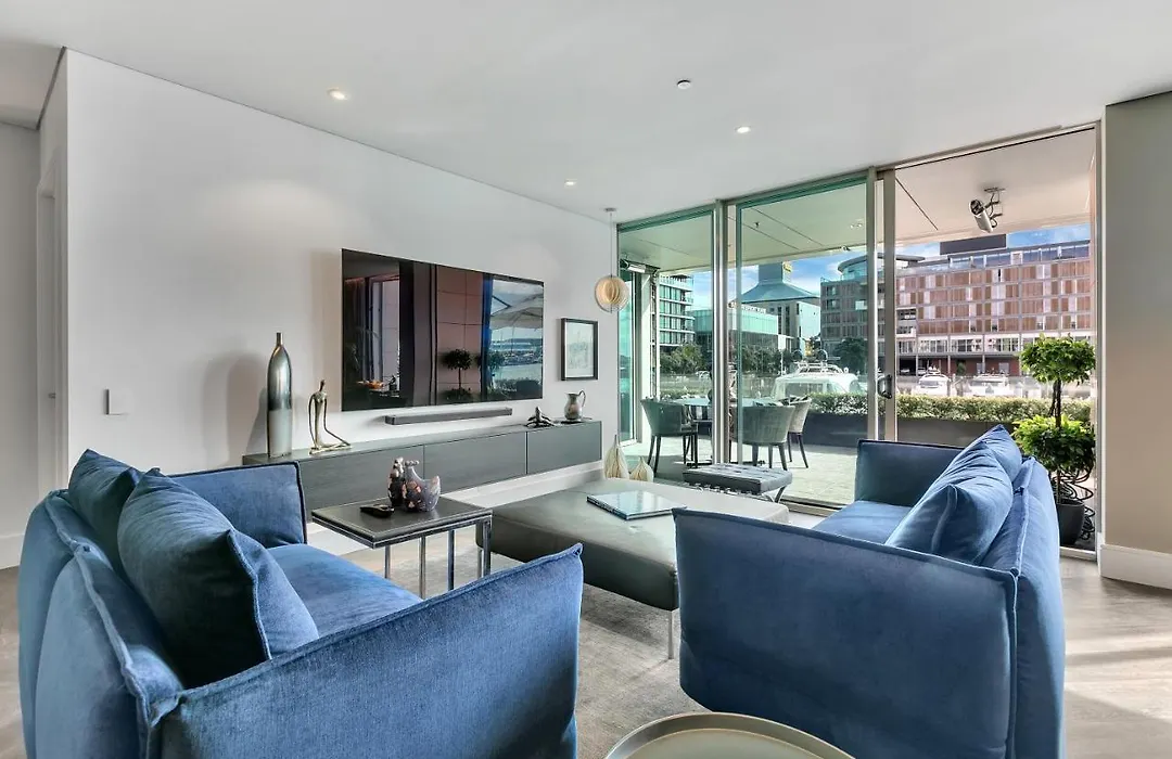 Qv Stays Waterfront Glamour-1