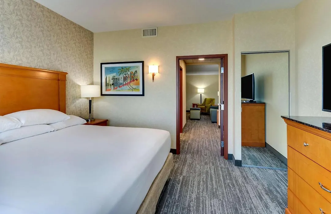 Drury Inn & Suites Orlando Near Universal Orlando Resort-1