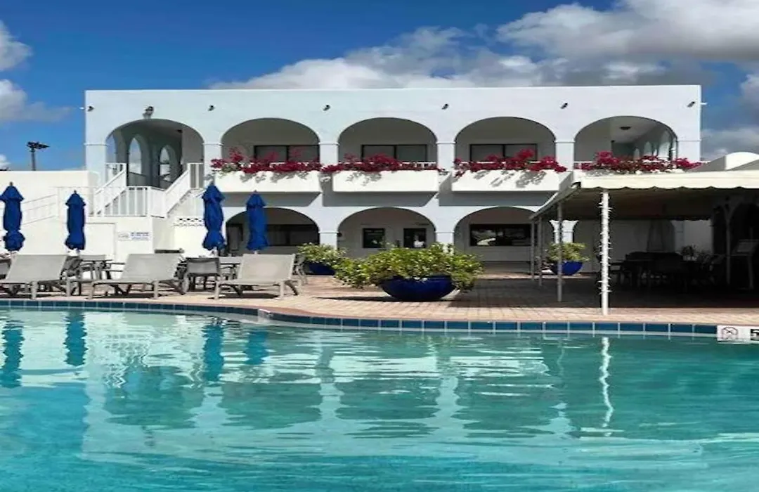 Naples Luxury Condo, Pool, Tennis, Minutes From The Beach-1
