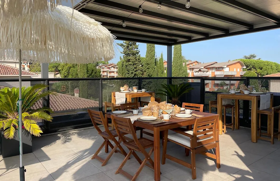 Plaza Lago Di Garda Rooms - Rooftop, Lakeview & Jacuzzi-1