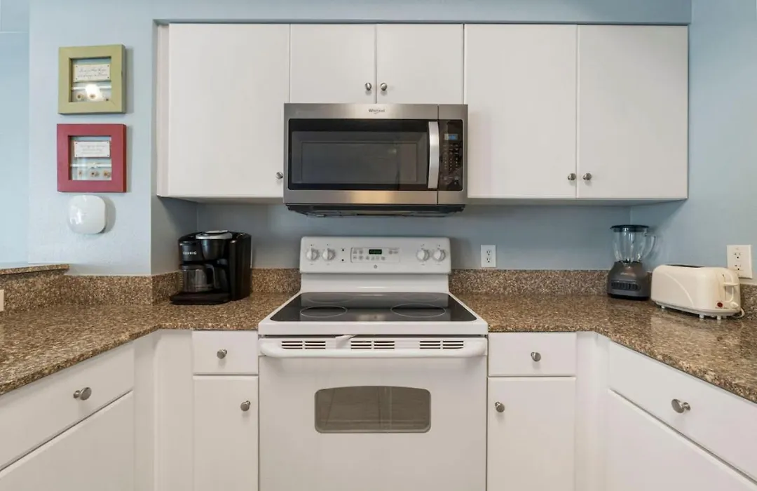 Ocean-View 1Br + Bunk Condo At Shores Of Panama | Central Pcb Location-1