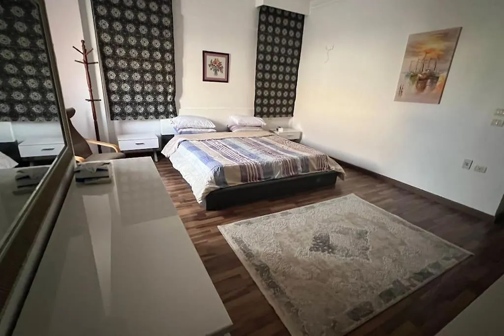 3 Bedroom Apt Excellent Location Near To Malls-1