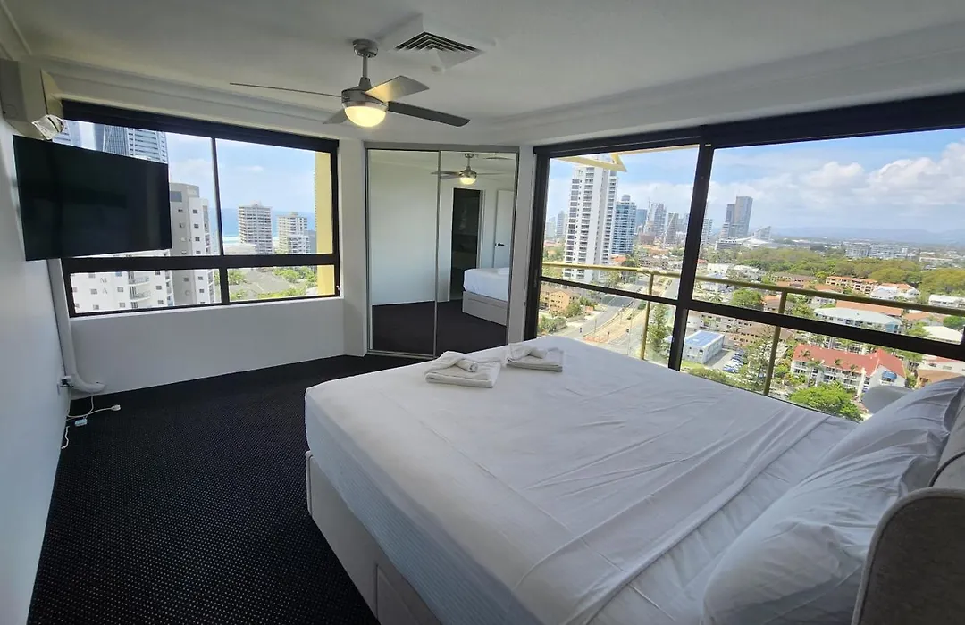 Penthouse In Surfers Hawaiian Holiday Apartments-1