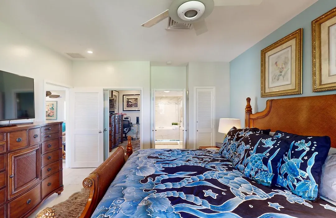 Tropical Elegance Golf Course Penthouse-1