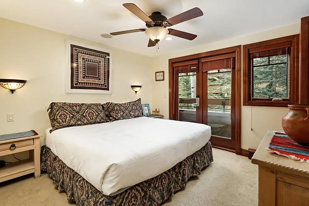 Fasching Haus Unit 5, Deluxe Condo With Great Natural Light & Amazing Location-1