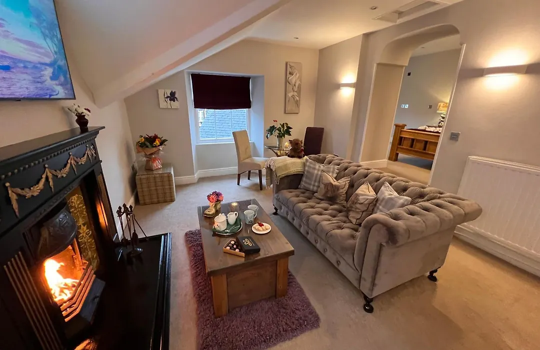 Windermere Boutique Hotel Spa Suites & Hot Tubs-1