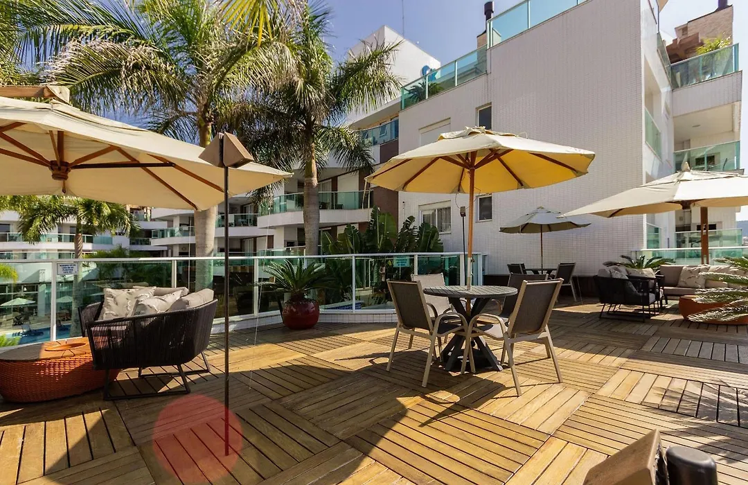 Boulevard 211B - Excelente Apartamento Em Condominio De Luxo No Centro De Bombinhas - Piscina - Jacuzzi - Academia - Portaria 24H.-1
