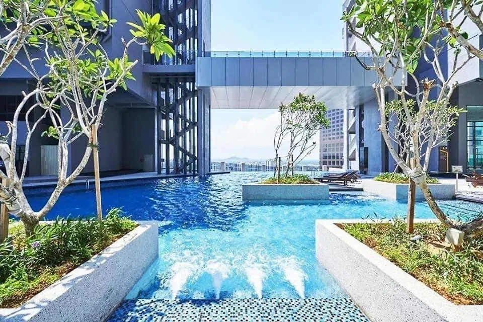 Homestay Shah Rizki At Imperio With Swimming Pool Muslim Friendly-1