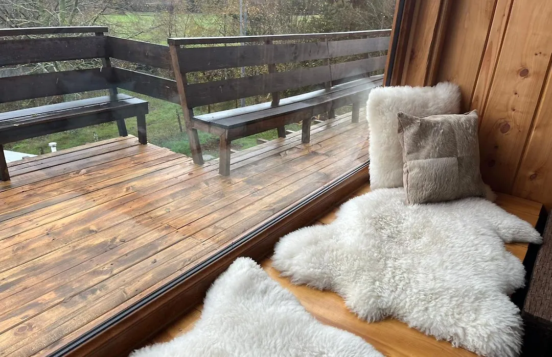 Parcela De Agrado Con Piscina Lago Ranco Todas Las Instalaciones Con Uso Exclusivo Capacidad 20 Personas-1