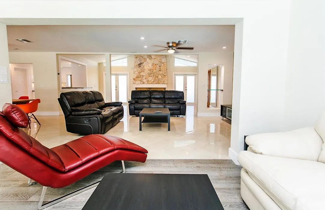 Amazing Villa Walk 5 Minutes To Hollywood Beach-1