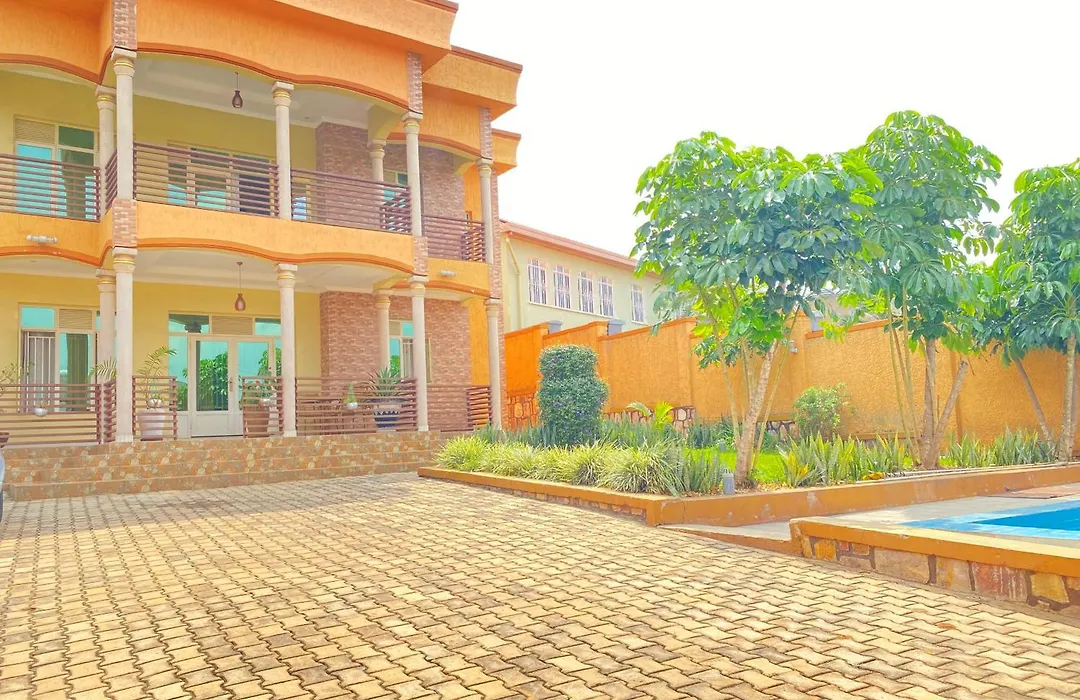 Luxurious Very Spacious 6 Bedrooms Villa With Pool Located In Gacuriro,Close To Simba Center And A 12Mins Drive To Downtown Kigali-1