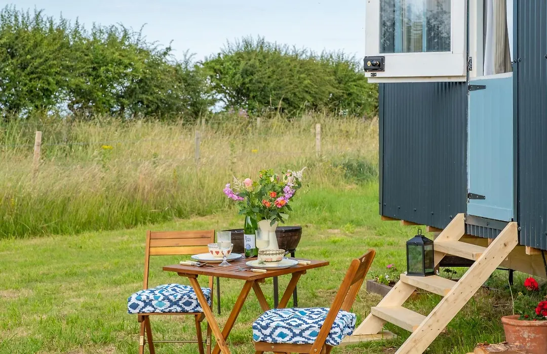 Saltmarsh Hut-1