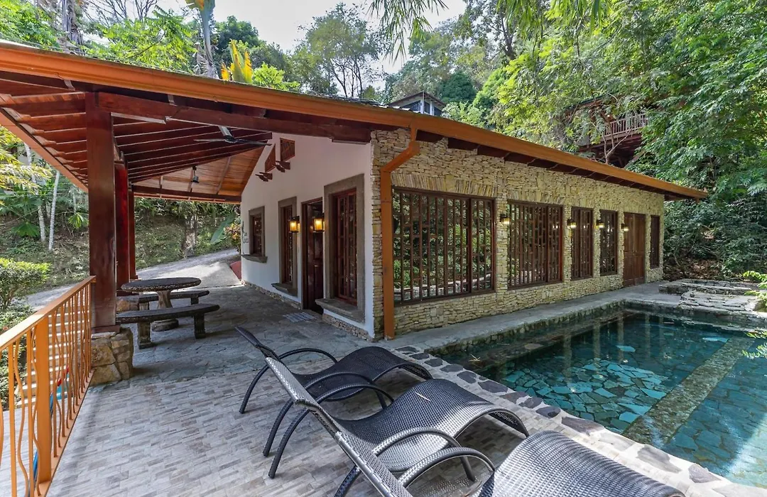 Restful Casa Quetzal Rainforest Retreat-1
