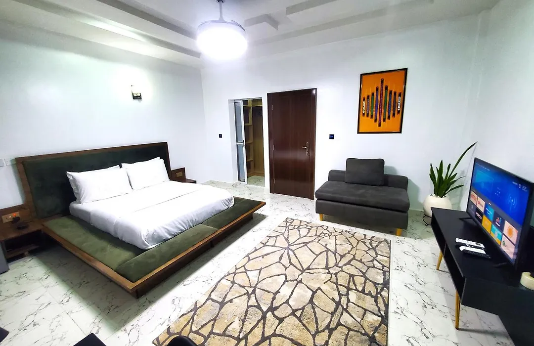 Upscale Smart 2 Bedroom Apartment-1