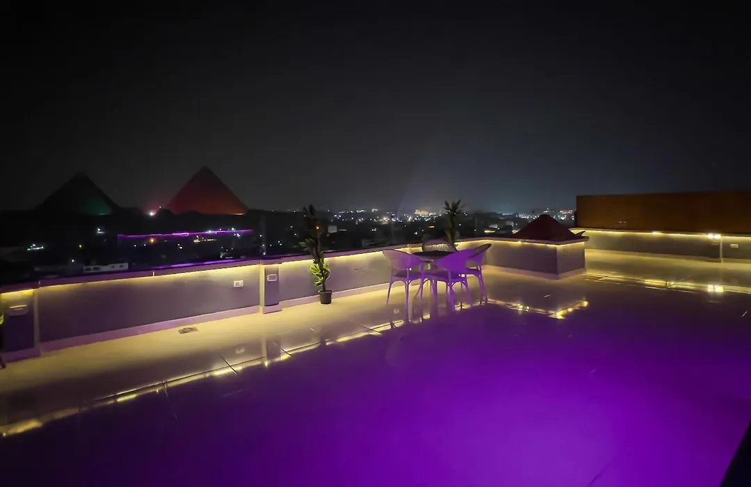 Full Pyramids View With Jacuzzi & Roof Top Access-1