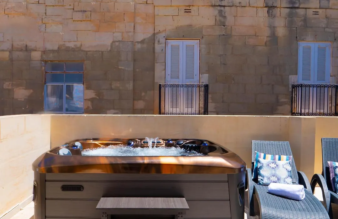 Exquisite 3-Bedroom Duplex Penthouse With Jacuzzi In Valletta Centre-1