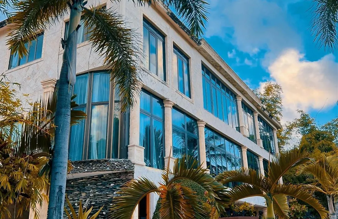 Villa Tesoros Del Mar - Luxury Beachfront Villa With Natural Pool, Jacuzzi, Mountain Views, Yoga, Bbq, Wi-Fi, Pet & Family Friendly, Barahona Adventures-1