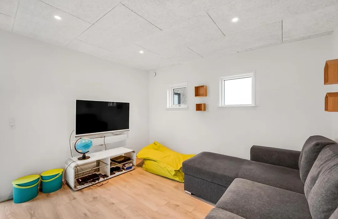 Luxurious 8-Person House With A Spacious Outdoor Spa - 1003-1