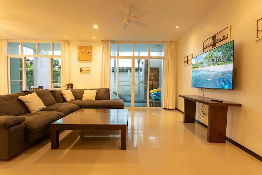 Oxygen 3Br Walk To Shops, Bars, Private Pool V113-1