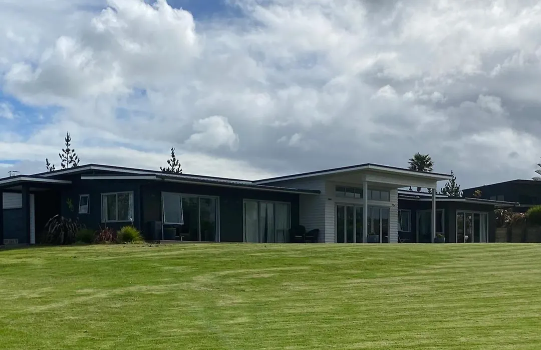 Moko Hiwi Escape Ruakaka- Sea View Home-1
