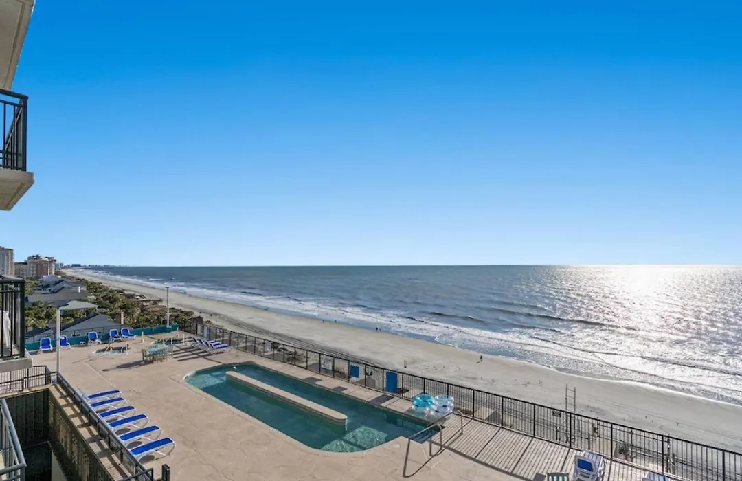 Bring Your Family To Our Gorgeous Oceanfront Condo-1