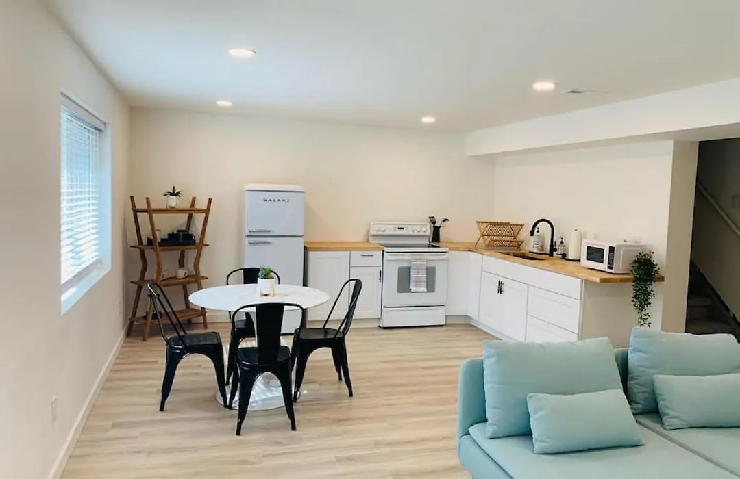 Brand New Basement Apt With Hot Tub-1
