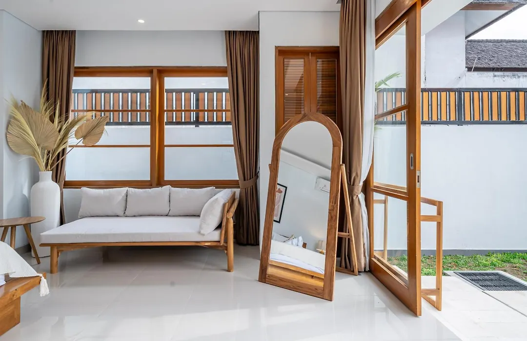 Special Offer! Elegant 2-Bedroom Villa With Large Pool In Canggu!-1