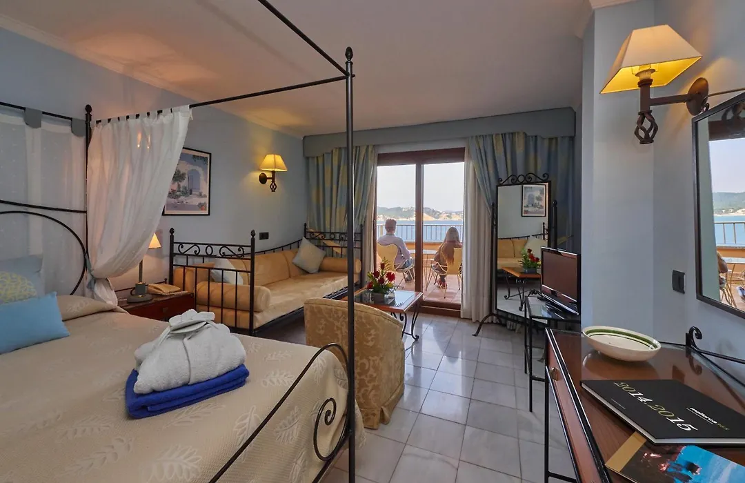 Hotel Petit Cala Fornells-1