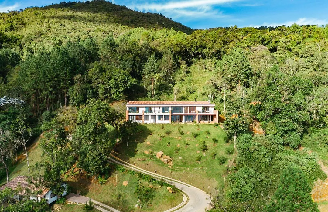 Hilltop Enchanting Villa with Stunning Views&Jacuzzi-1