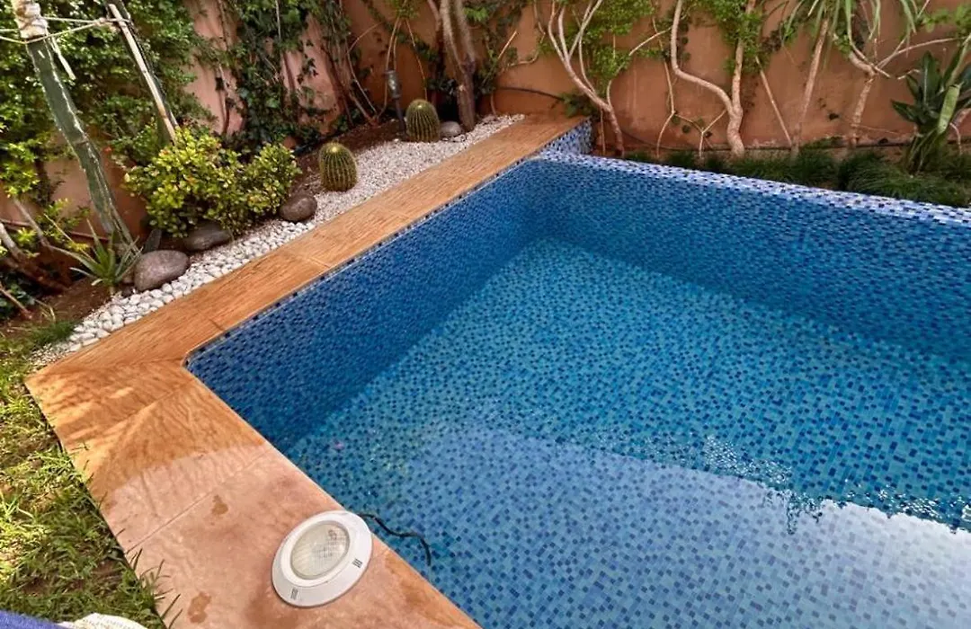 Petite Villa Cosy Et Agreable Avec Jacuzzi Prive-1