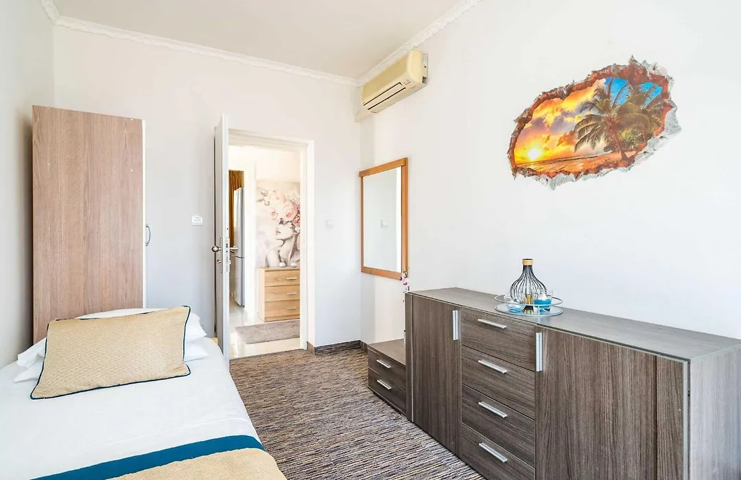 Apartments Bla Evi - Comfort Two Bedroom Apt With Hot Tub And Sea View-1