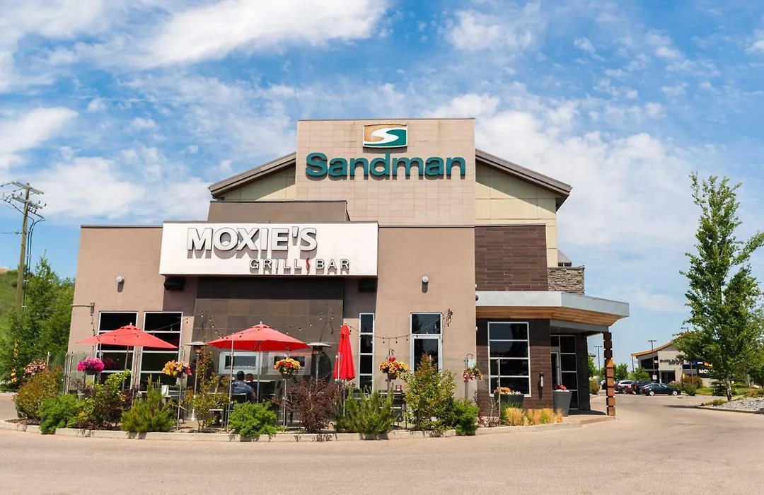 Sandman Hotel & Suites Calgary South-1