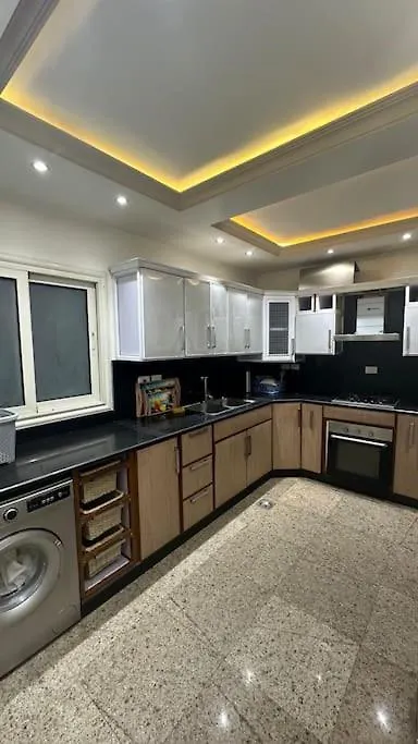 Spacious And Luxurious Apartment-1
