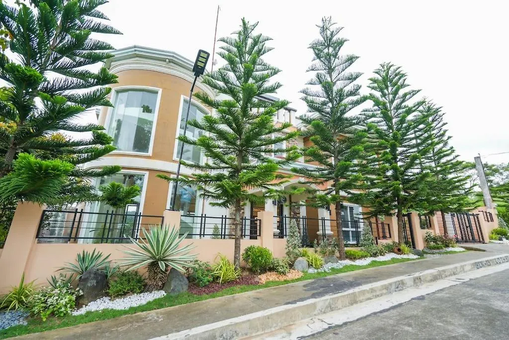 Private Villa - Overlooking View Of Taal R-Maison-1